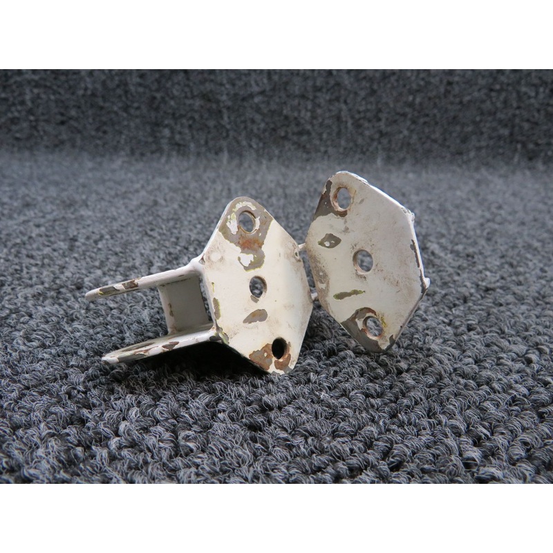 LA57275307 (Use: 2824102-15) Columbia 400 Actuator Hinge Aileron
