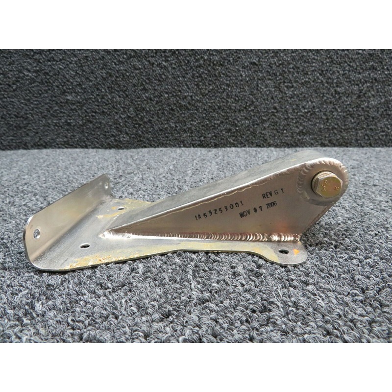 LA53253001 (FSO: 2819110-8) Columbia 400 Bracket Center Seatbelt