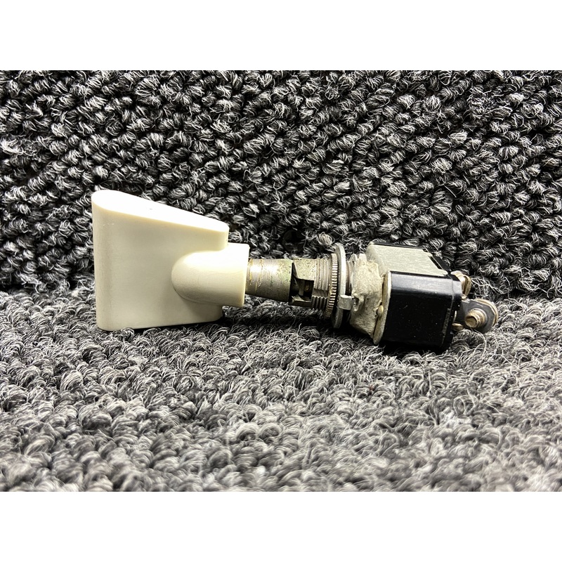 8857K40 (Alt: MS25125-B1) Cutler-Hammer Flap Toggle Switch