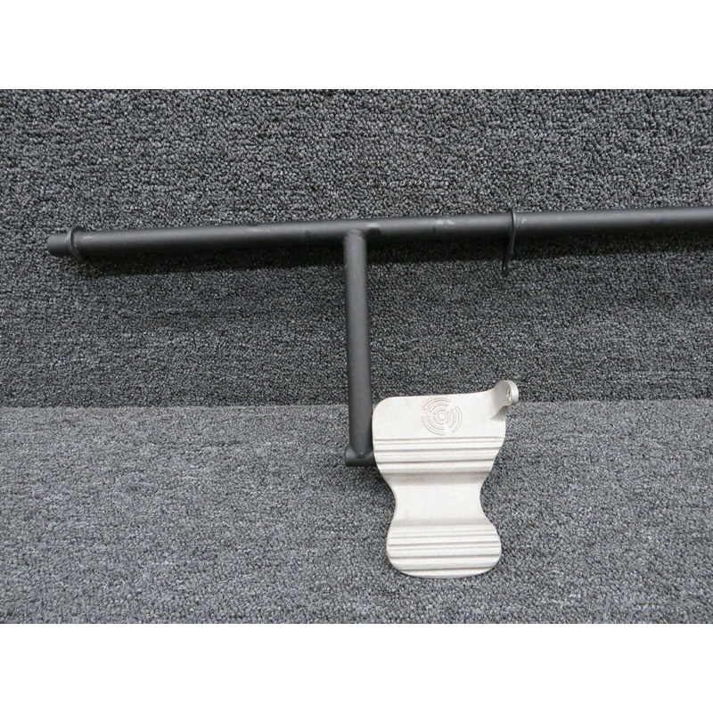 LA53274008 (FSO: 2861114-20) Columbia 400 Crossover Tube Rudder Pedal RH