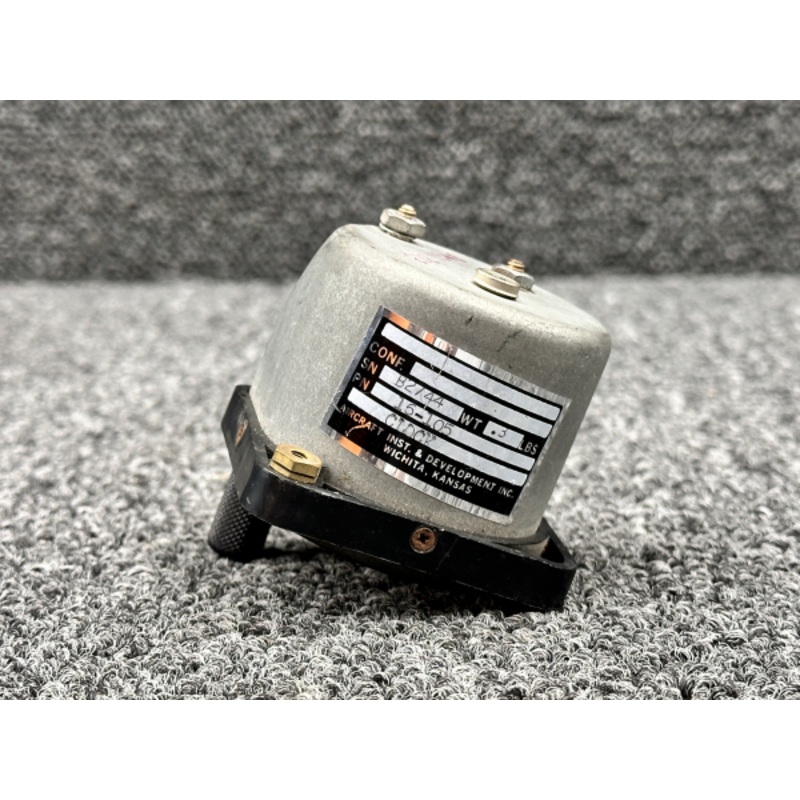 16-105 Aircraft Instrument & Development Electric Clock Indicator