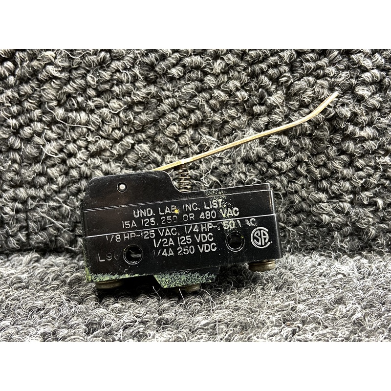 BZ-7RWT80 UND Lab Flap Limit Switch LH or RH