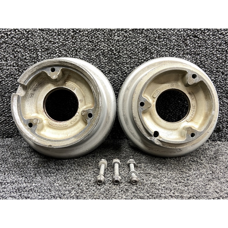 95-32669 (Use: 9532926-6) Goodyear 5.00X5 Nose Wheel Assembly