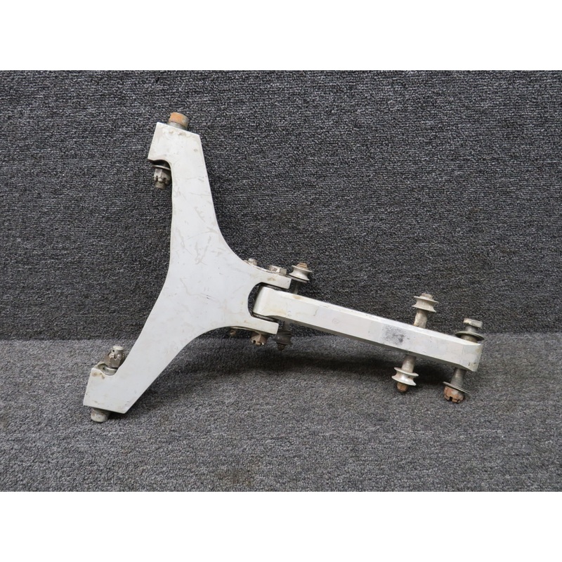 3720007, 3730007 Aero Commander 520 Main Landing Gear Link and Yoke Assembly