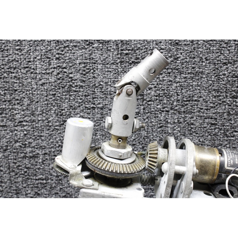 59A19 (Alt: 5A1419) Mitchell, Globe Industries Roll Servo with Sprocket (12V)