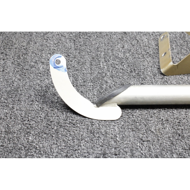 Diamond DA42-NG Wing Wiring Conduit Tube and Bracket LH (Minor Corrosion)