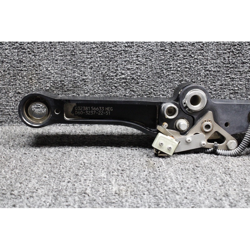 D60-3237-12-00 Diamond DA42-NG Main Gear Folding Stay Assembly RH