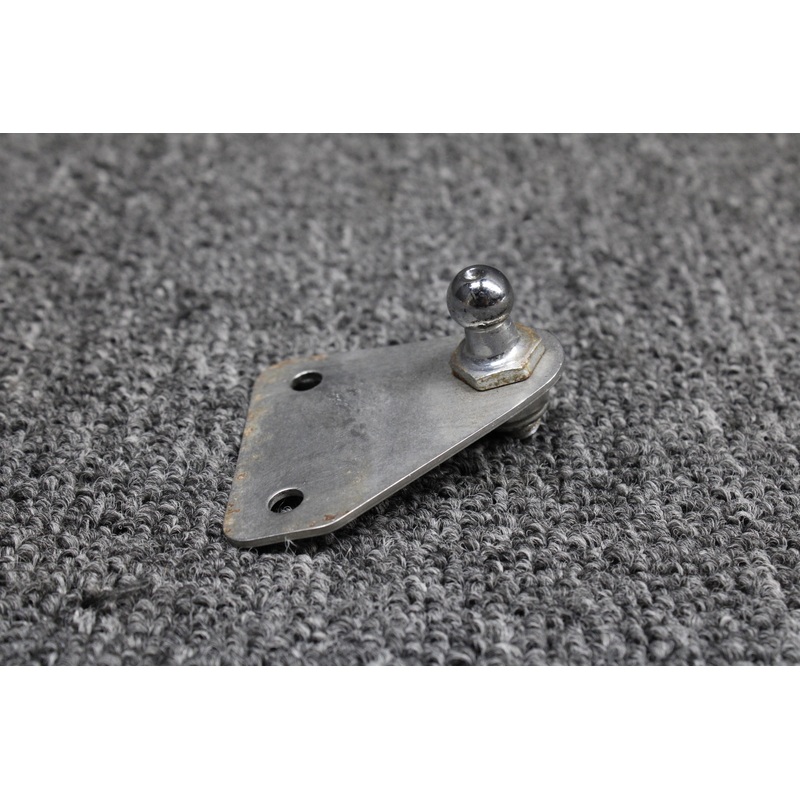 DA4-5200-65-02-1 Diamond DA42-NG Passenger Door Gas Spring Bracket
