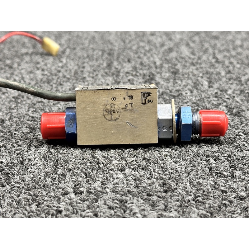 8-100-02 (Alt: 9910312-1) Eldec Fuel Flow Switch (Dent) (24V, 0.25A)