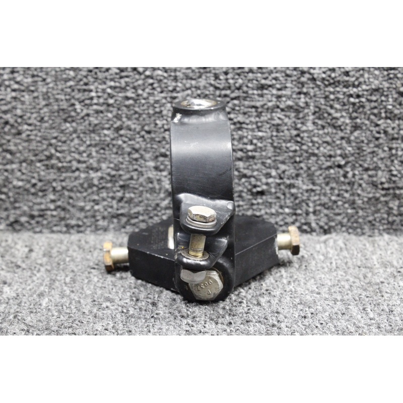 D60-3233-19-00-01, D60-3223-10-54 Diamond DA42-NG Nose Gear Bracket and Plate