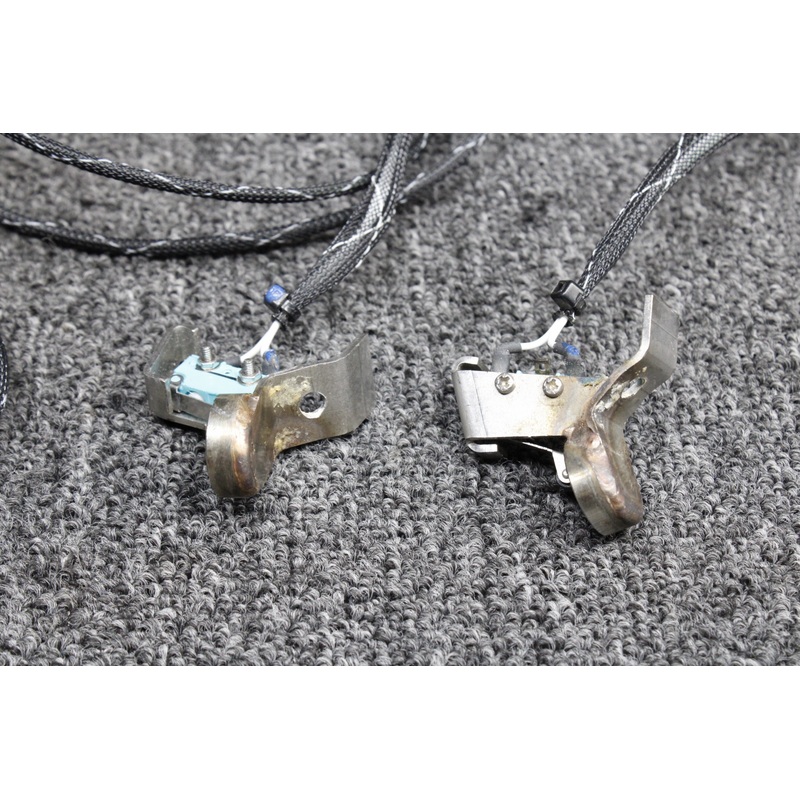 D60-5231-63-00-02, D60-5231-64-00-02 Diamond DA42-NG Cargo Door Micro Switch Set