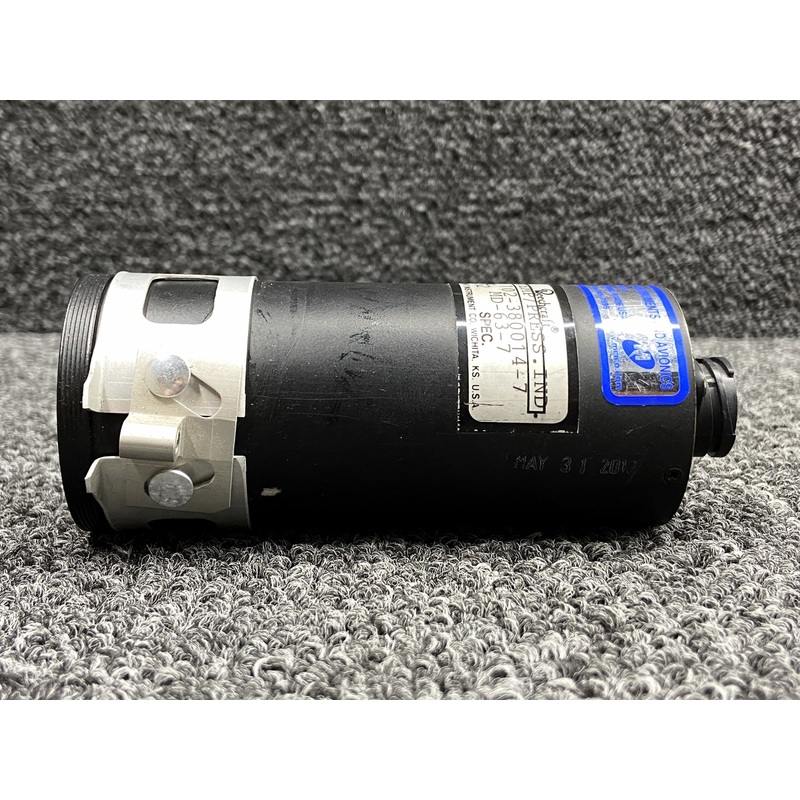 MD-63-7 (Alt: 102-380014-7) Mid-Continent Oil Temp, Pressure Gauge with Clamp