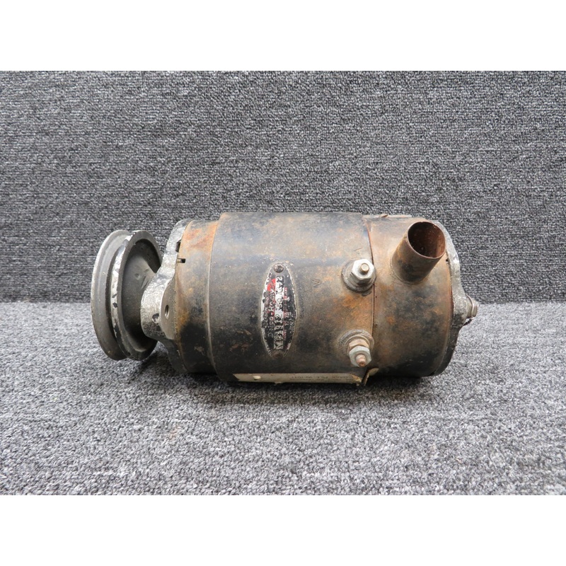 1101912 Delco-Remy Starter Generator (Volts: 12) (Damaged Housing)