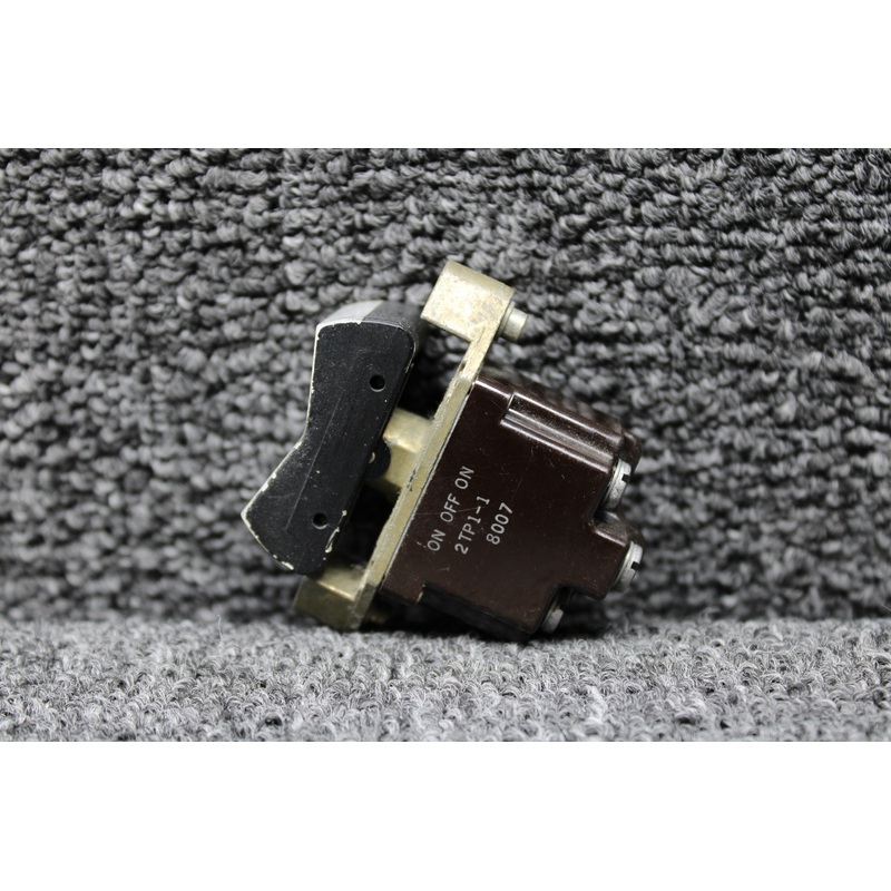 2TP1-1 Und Lab Rocker Switch