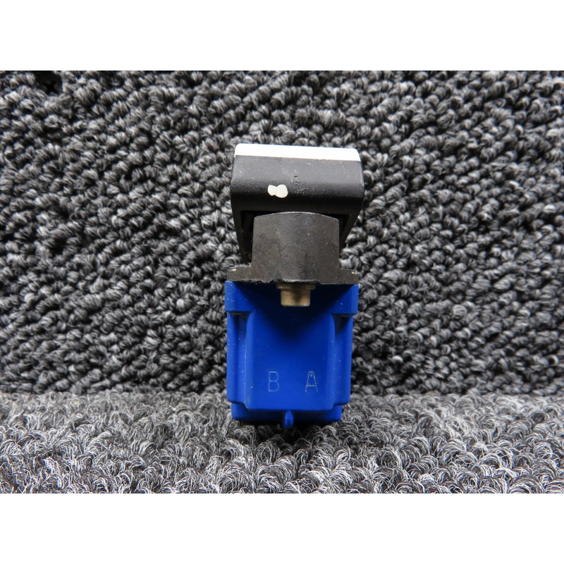2TP1-3 Und Lab Inc Maintained Toggle Rocker Switch (White)