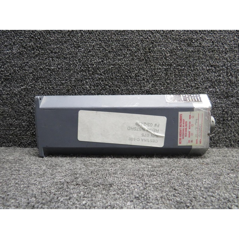 472021 (Alt: 9912049-3) Simmonds Oil Pressure Indicator (28.5V) (Inop) (Core)