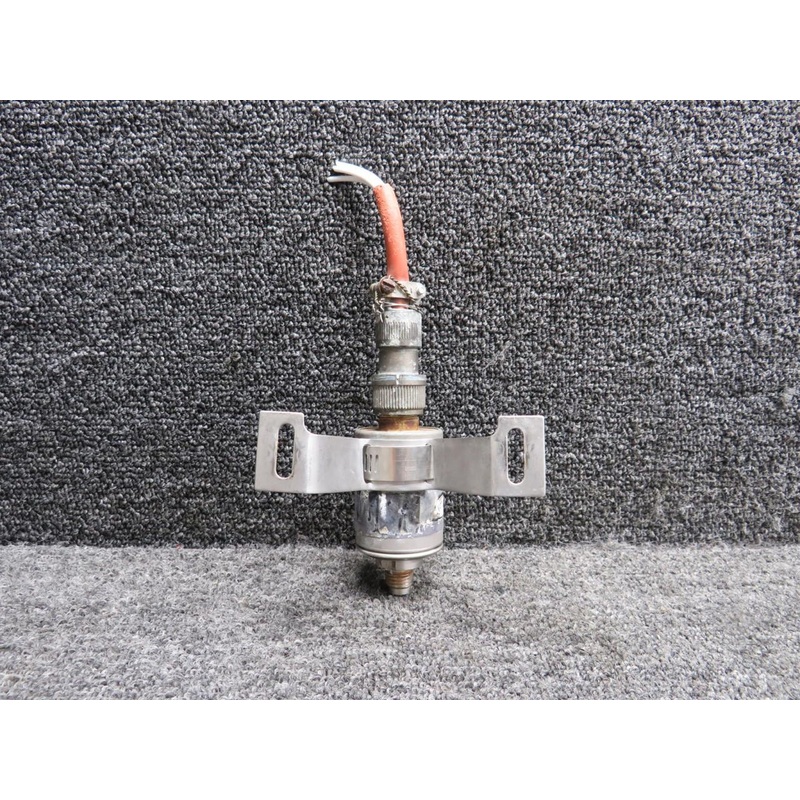 211C119-87 (Alt: 100-389018-13) Consolidated Controls Pressure Switch with Mount