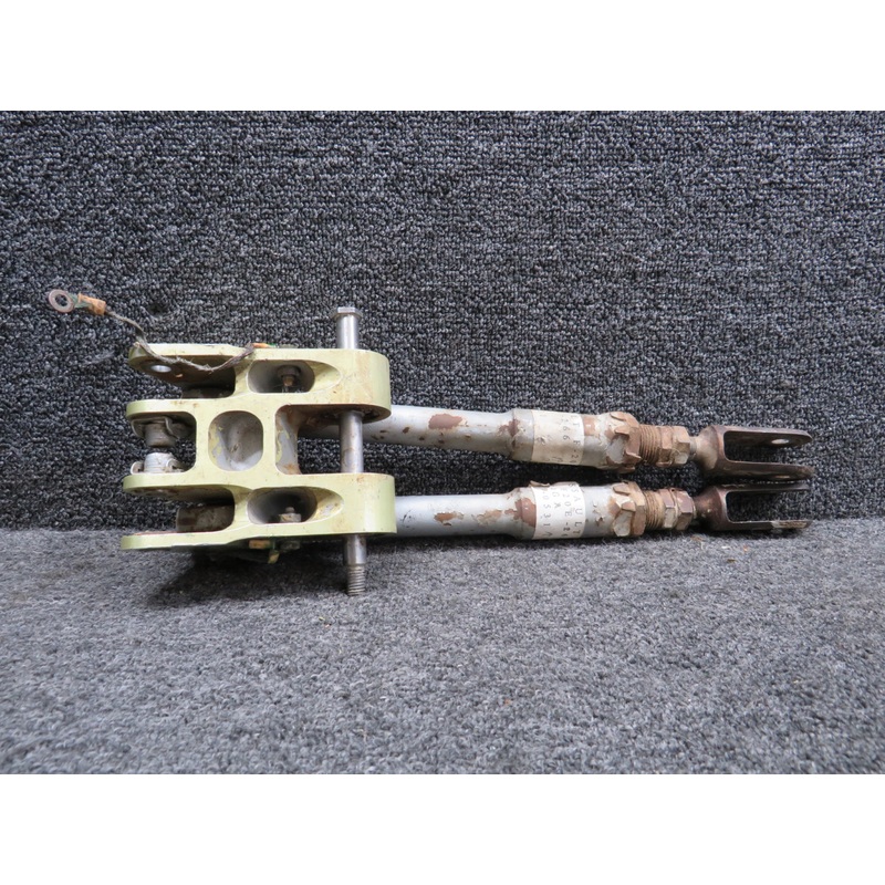 MY20-172-2201 Dassault F-20E Aileron Control Mount with Rods RH