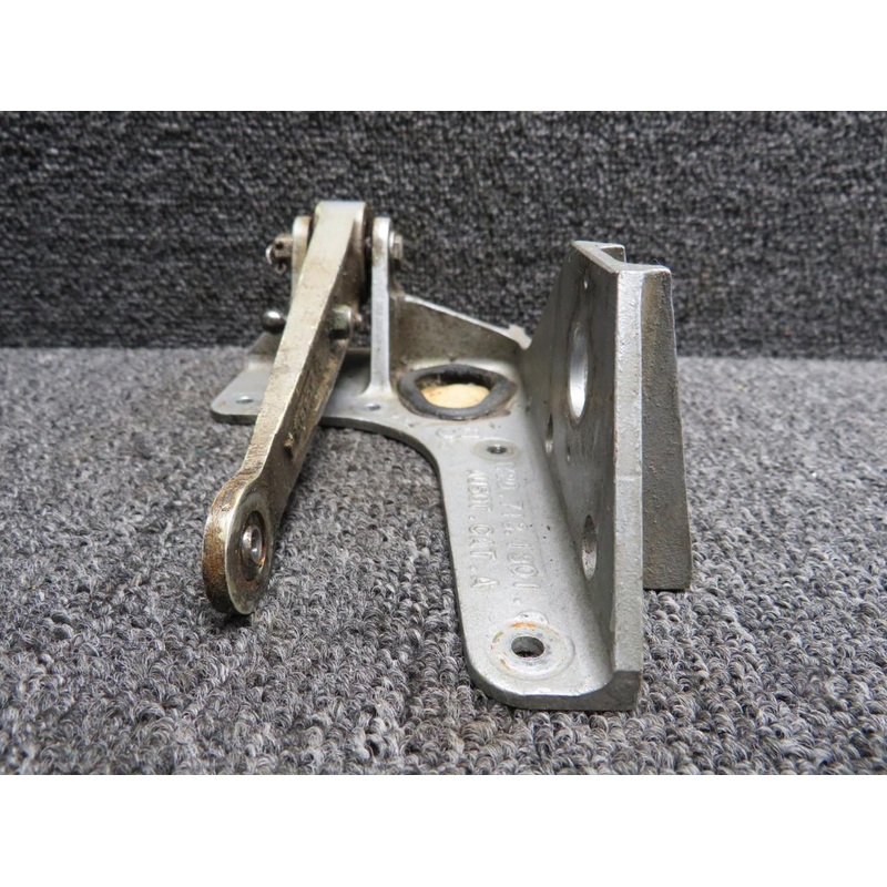 MY20718-1301 Dassault Falcon 20E Flap Position Transmitter Bracket RH