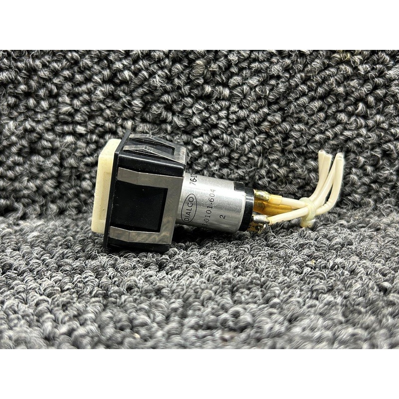 513-0101-604 (Use: 513-0301-604) Dialco Oil Cooler Door Open Pushbutton Switch