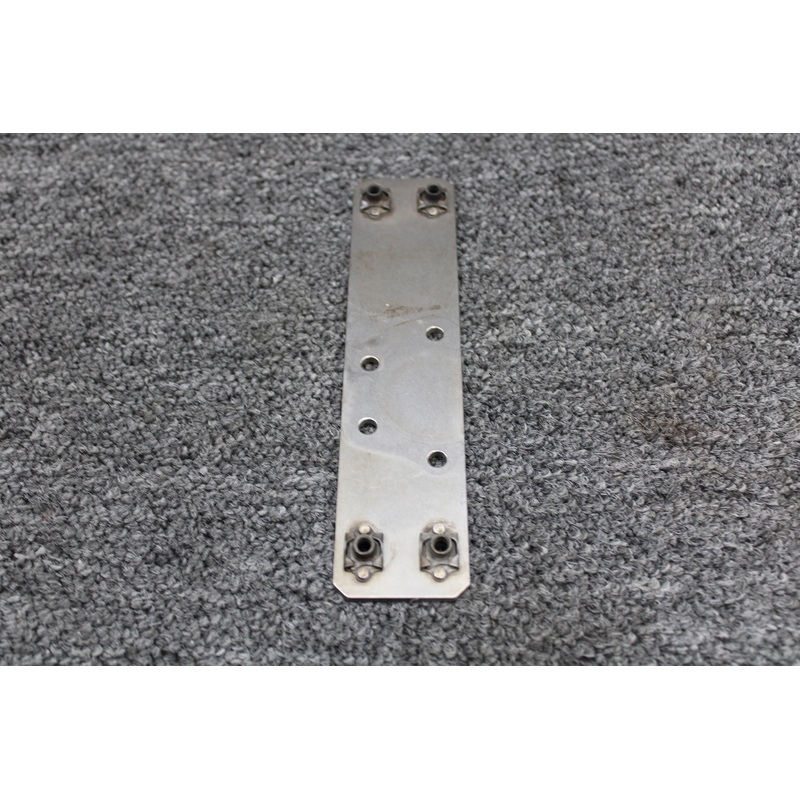 D41-3213-31-00 Diamond DA40-180 Main Gear Wheel Fairing Mount Bracket LH