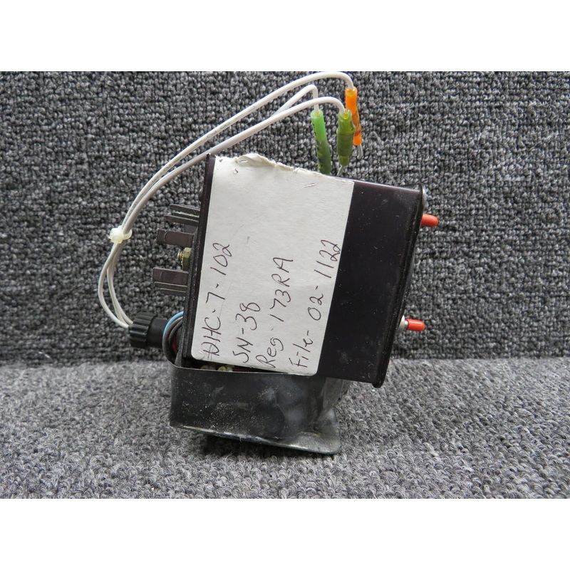 M811B (Alt: 73910193-001) Davtron Digital Clock Indicator (Bottom Mount)