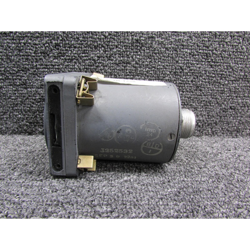 0221-003 B and D Instruments Cabin Temperature Indicator