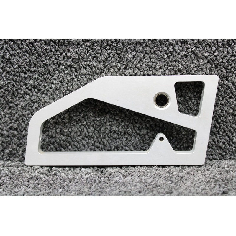 DA4-2703-16-00 Diamond DA40-180 Control Column Bearing Block RH