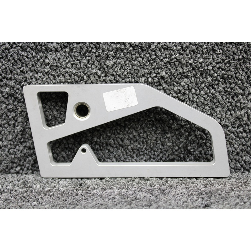 DA4-2703-15-00 Diamond DA40-180 Control Column Bearing Block LH