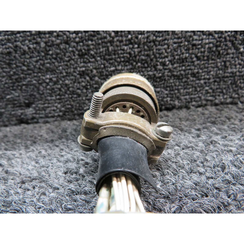 MS3126F18-32S Burndy Canon Plug Connector