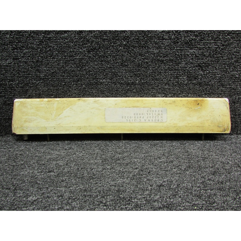 DMN43-1 Dorne and Margolin Marker Beacon Antenna (Worn Discolored Paint)