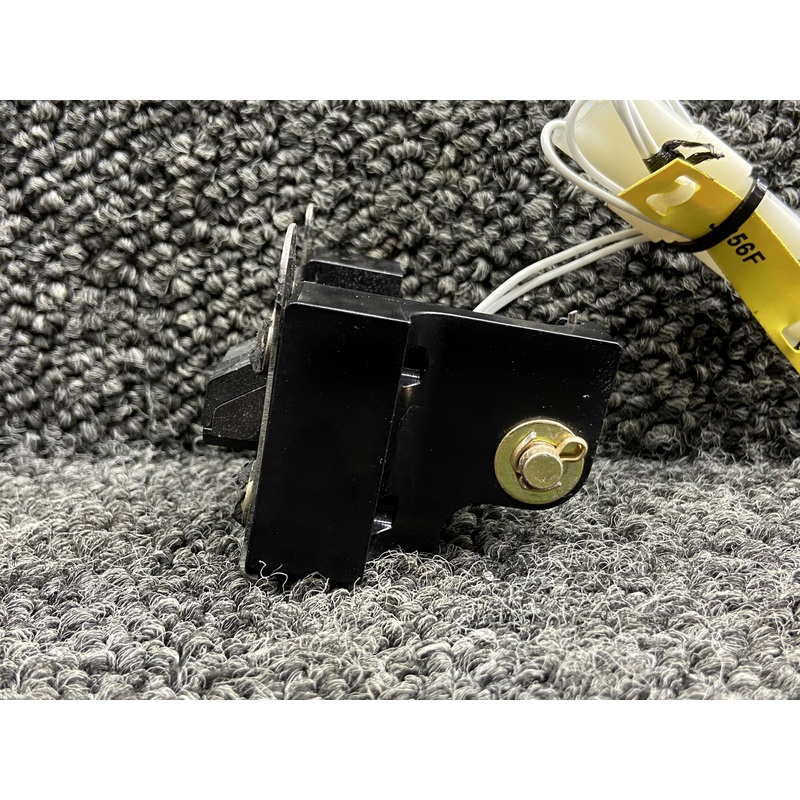 100-260-1850 Kodiak 100 Cargo Door Catch Assembly