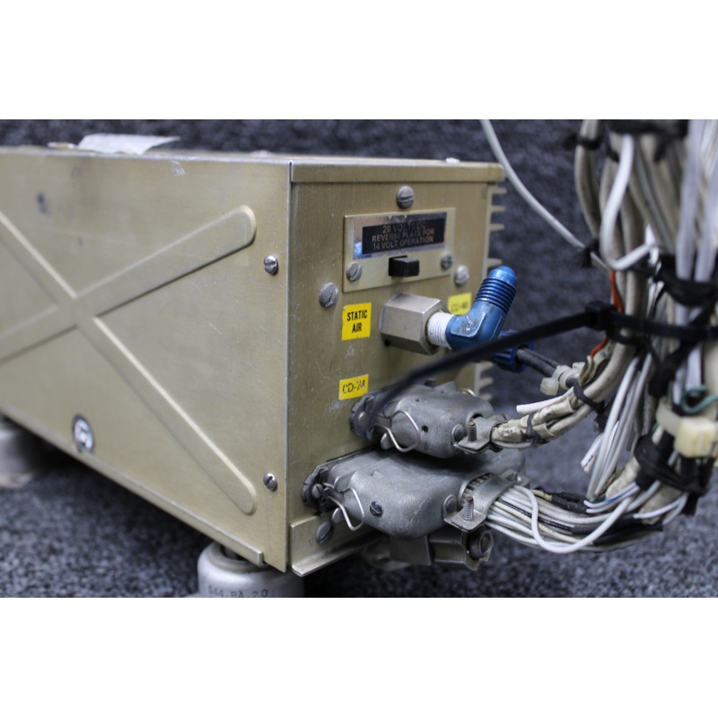 1D496-01102 Edo-Aire Mitchell Flight Director Autopilot Unit w Mount (14 or 28V)