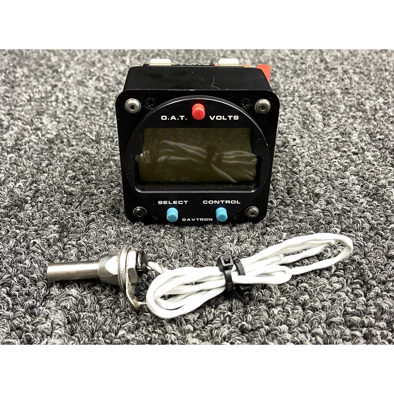 803 Davtron Outside Air Temperature Indicator with Probe (28V)