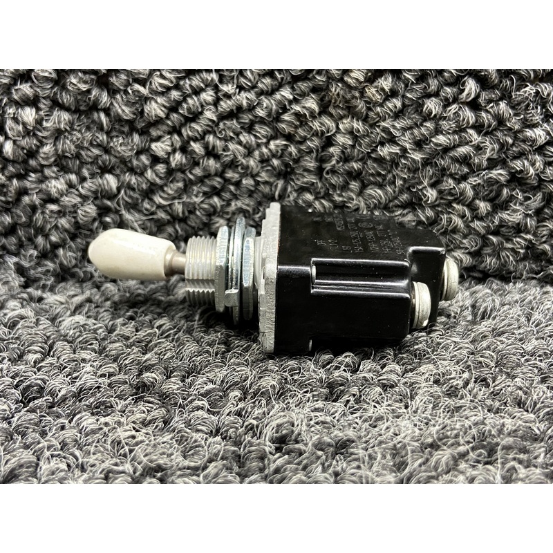 1TL1-2 (Alt: MS24523-22) Kodiak 100 Single Pole Toggle Switch