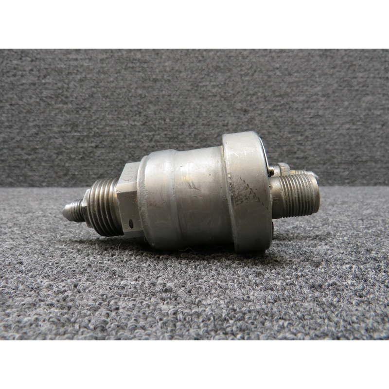 318-01050 (Alt: 3883030) Edison Oil Pressure Transmitter (0-200 PSI) (Volts: 26)