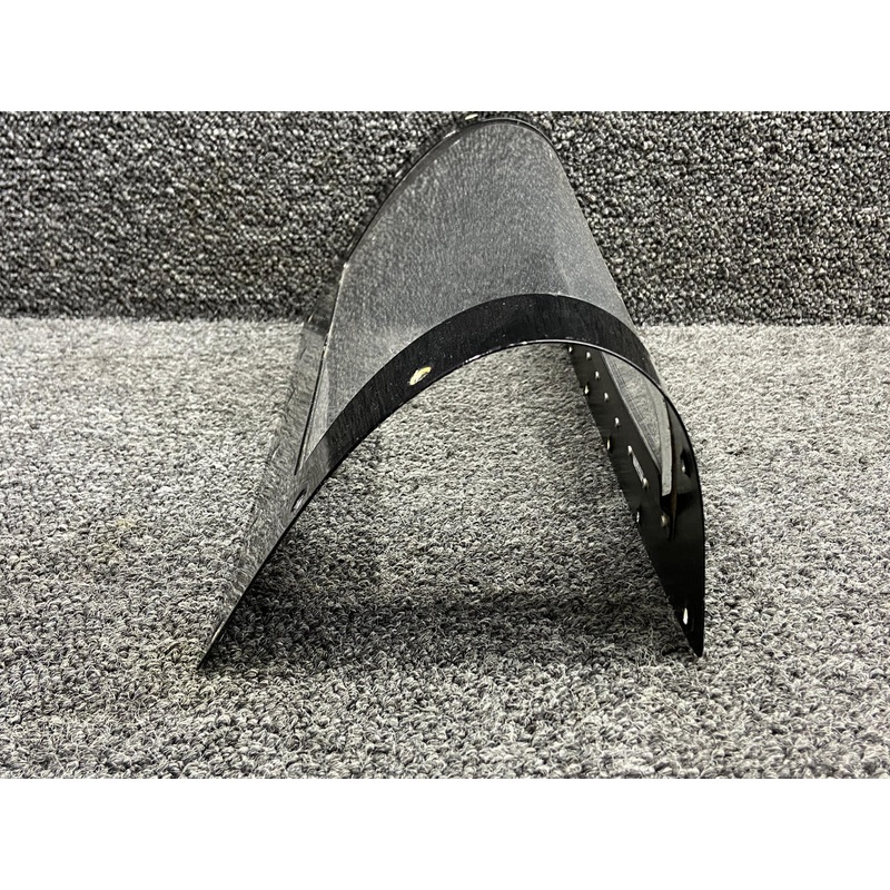 100-833-4005-02, 100-833-4010-02 Kodiak 100 Wing Light Retainer RH w Lens