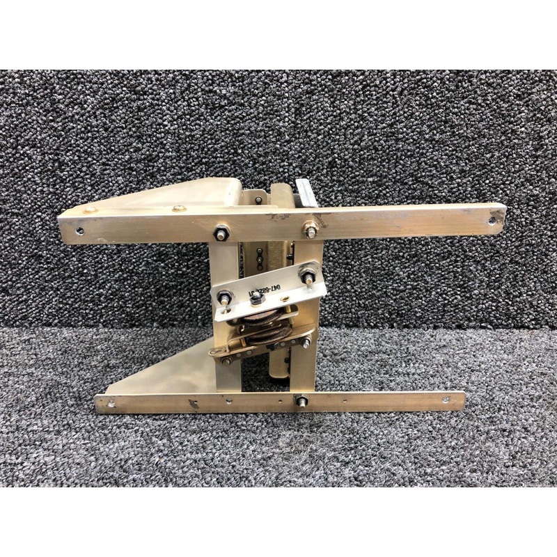 047-6836-02, 047-6830-01 Piper PA46-350P Autopilot Servo Mounting Bracket Set