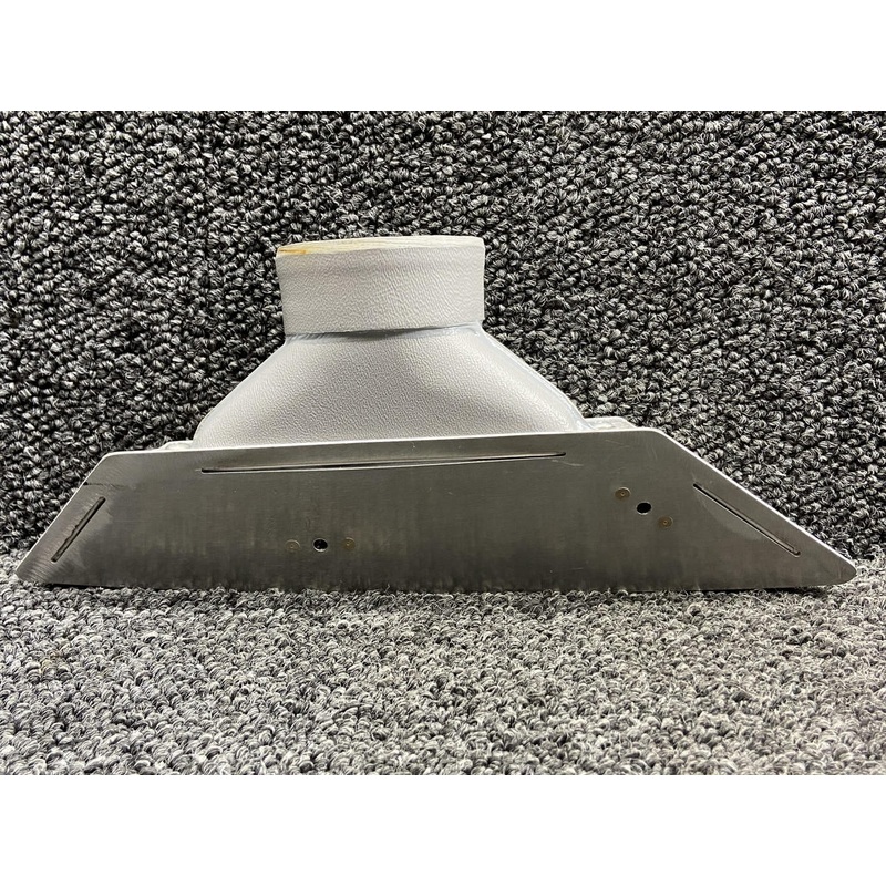 100-821-5210-D02, 100-821-3040 Kodiak 100 Defog Diffuser Assy RH w Stub