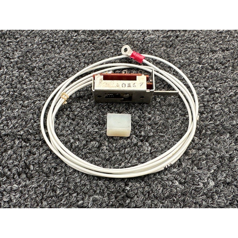 67445-000 (Use: 764-401) Und Lab Inc Trim Push Pull Switch (New Old Stock)