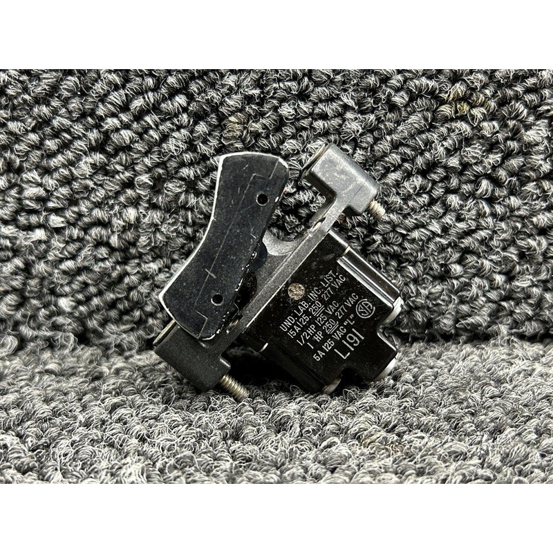 1TP1-3 Und. Lab. Inc. Aft Rocker Switch Evaporator Hi, Low
