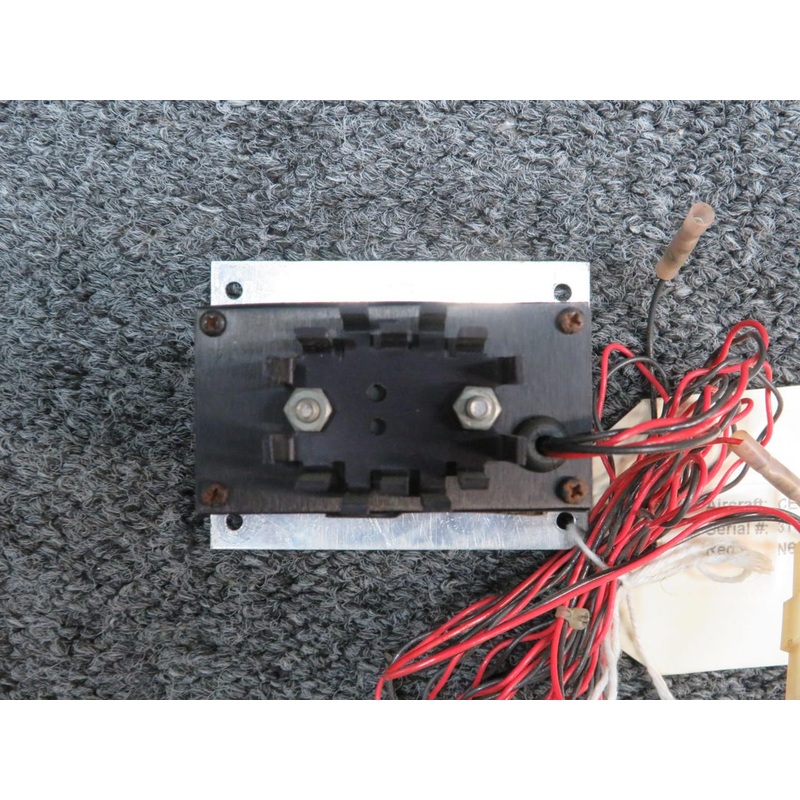 M301F Davtron Outside Air Temperature Indicator (Volts: 12) (Core)