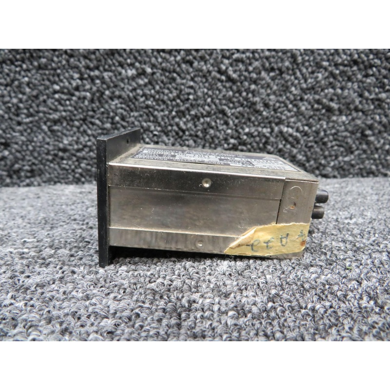 DSF1546 (Alt: 850590-501) Consolidated Airborne Fuel Flow Totalizer Indicator