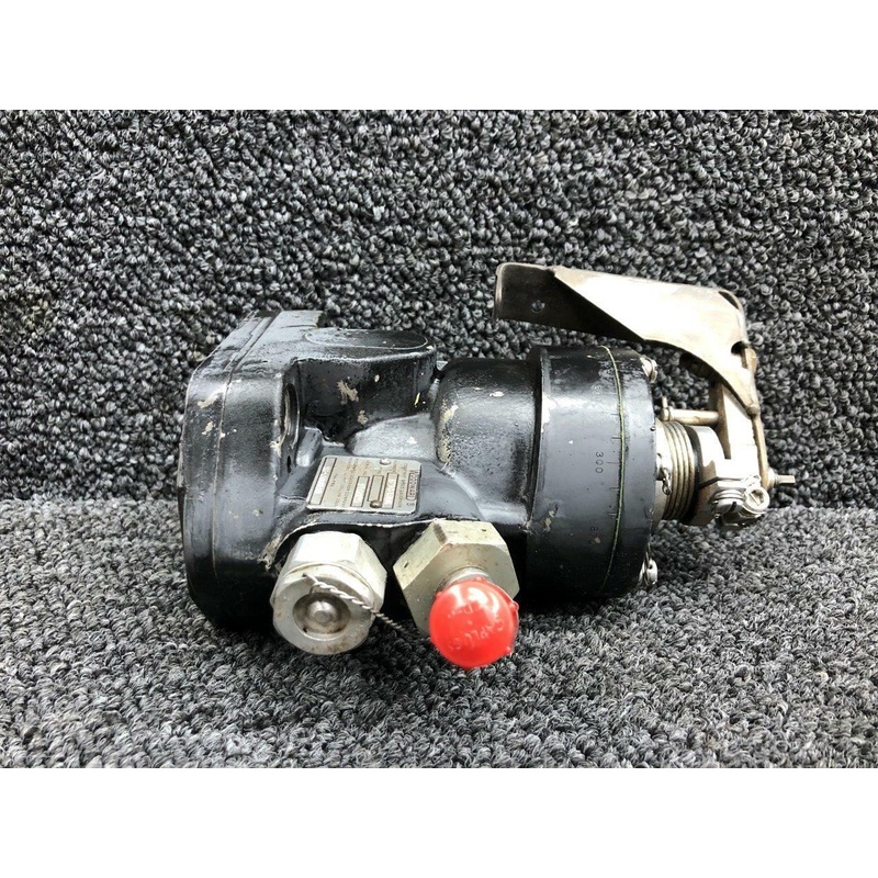 B210438K Continental IO-470-L5 Woodward Propeller Governor Assy (Prop Struck)