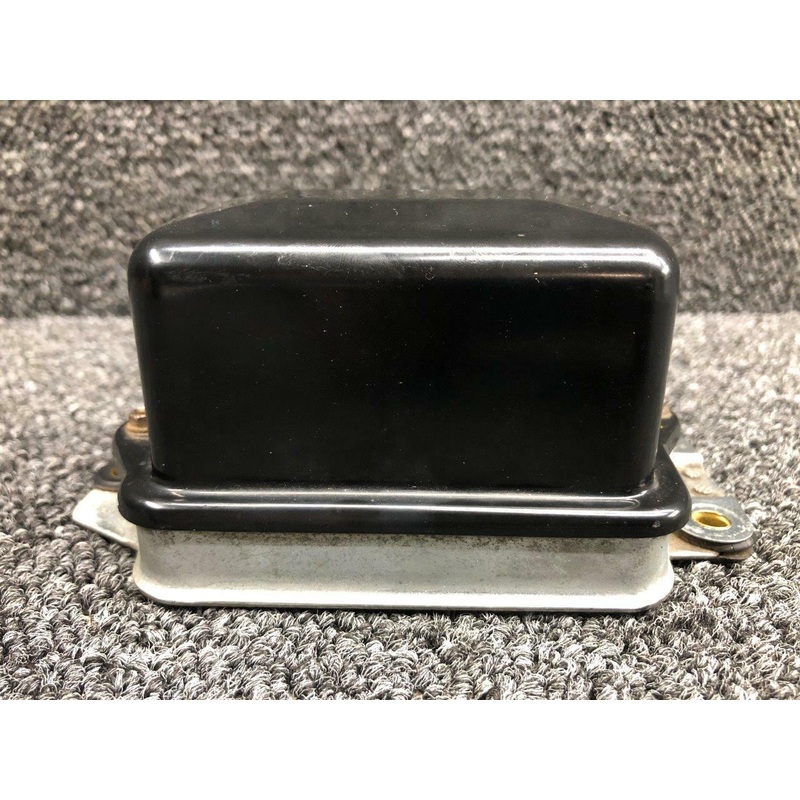 450-390 (ALT: 1118704) Delco Remy Voltage Regulator (Volts: 12, Amps: 35)