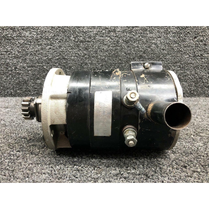 1101890 Continental O-300-C Delco Remy Engine Generator (Volts: 12, Amps: 20)