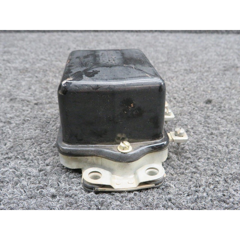 1118713C (USE: 35-380142-9) Delco Remy Voltage Regulator (Volts: 12)