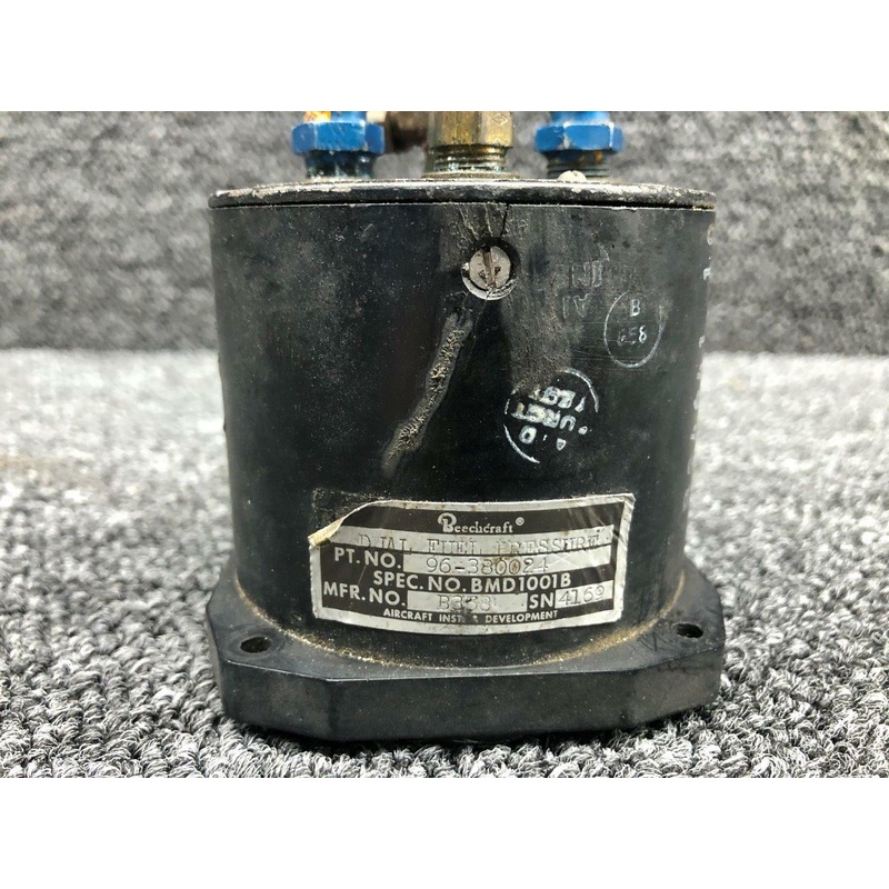 B358 (ALT: 96-380024) Aircraft Instrument Dual Fuel Pressure Indicator