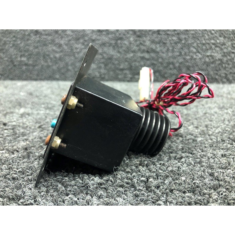 M303 Davtron Outside Air Temperature Indicator W/ Mounting Plate (10-32V)