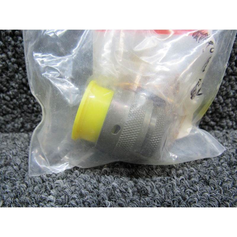 MS3126E-18-32SW Burndy Amphenol Connector (NEW OLD STOCK) (SA)